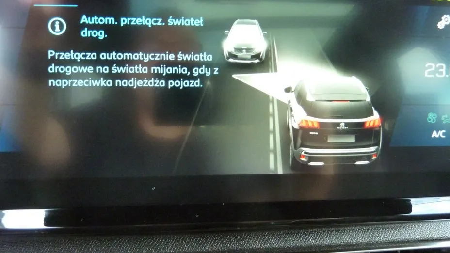PEUGEOT 3008 -