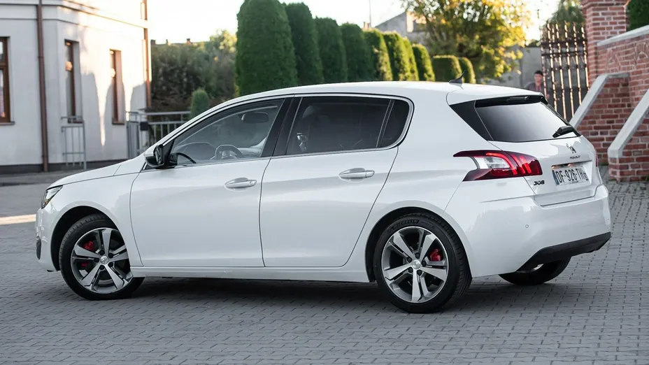 PEUGEOT 308 -