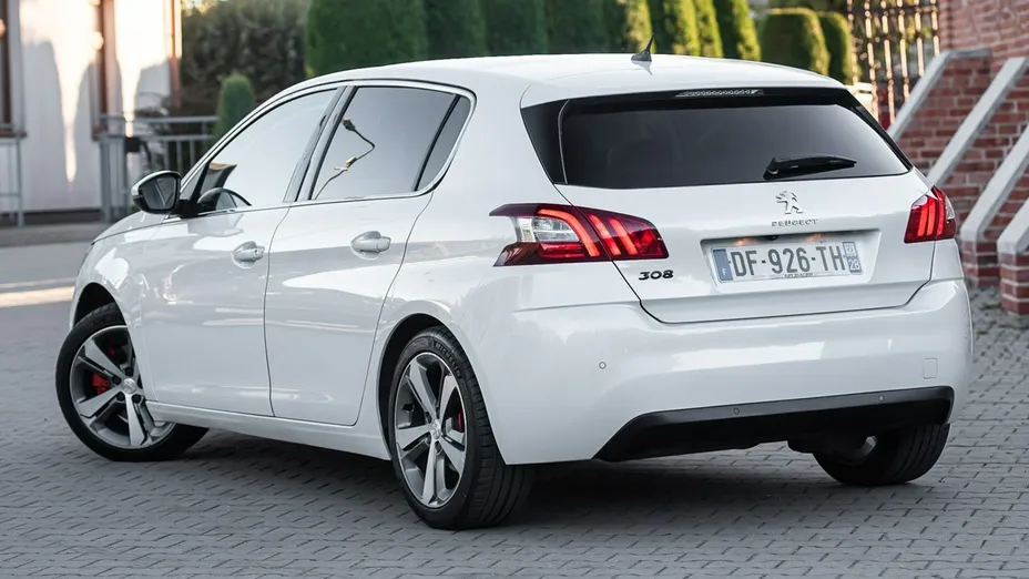 PEUGEOT 308 -