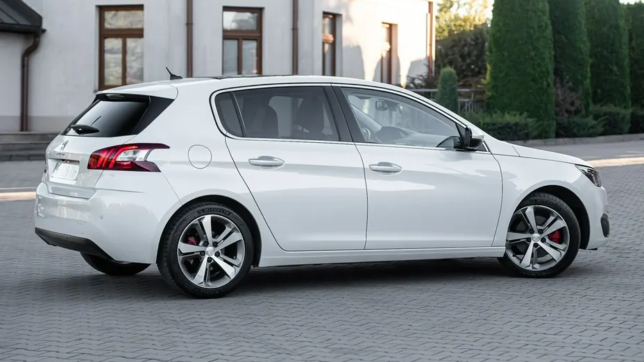 PEUGEOT 308 -
