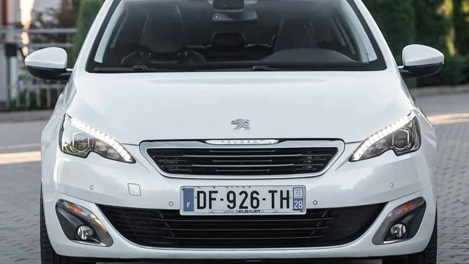 PEUGEOT 308 -
