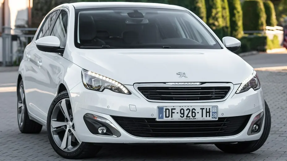 PEUGEOT 308 -