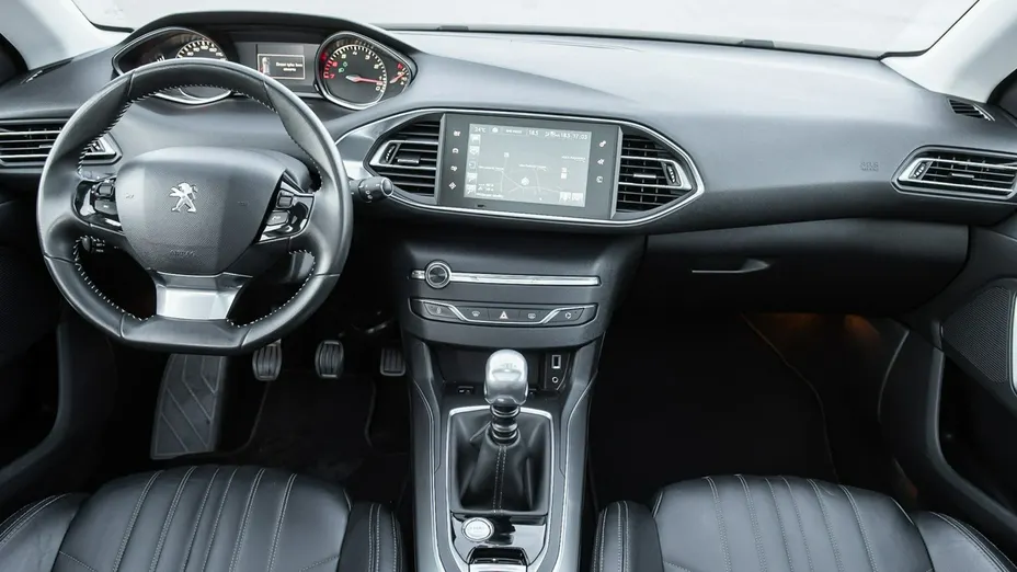 PEUGEOT 308 -
