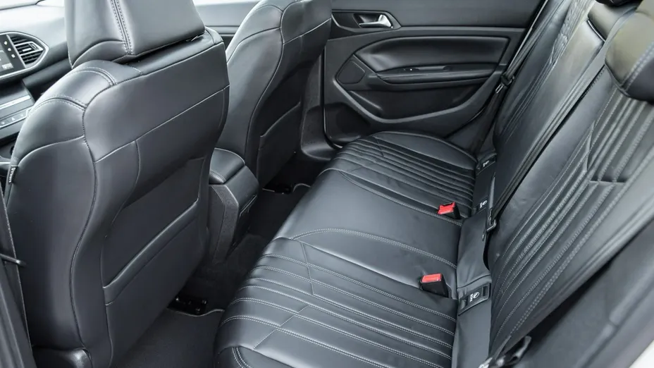 PEUGEOT 308 -