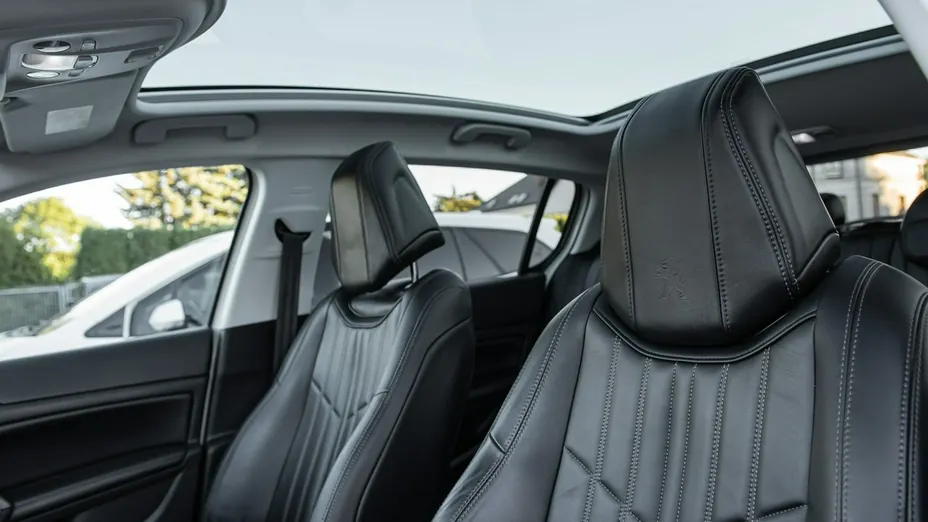 PEUGEOT 308 -