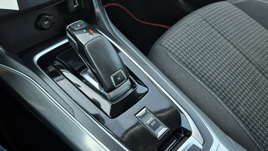 PEUGEOT 308 -