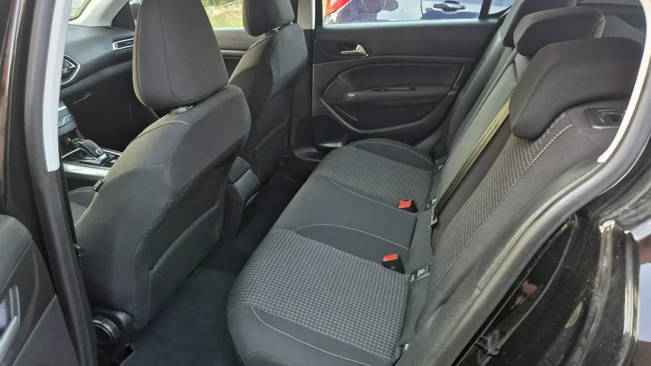 PEUGEOT 308 -