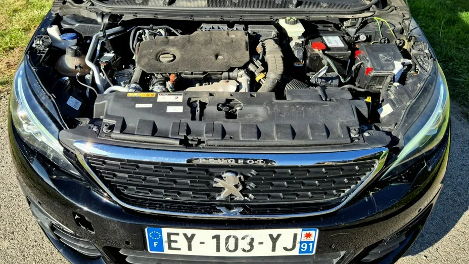 PEUGEOT 308 -
