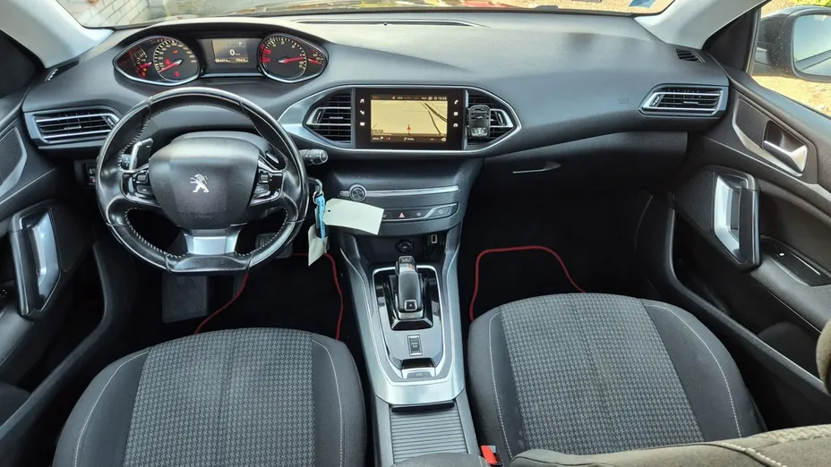 PEUGEOT 308 -