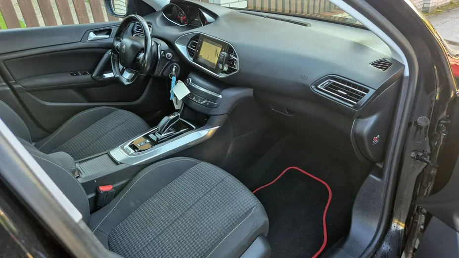 PEUGEOT 308 -