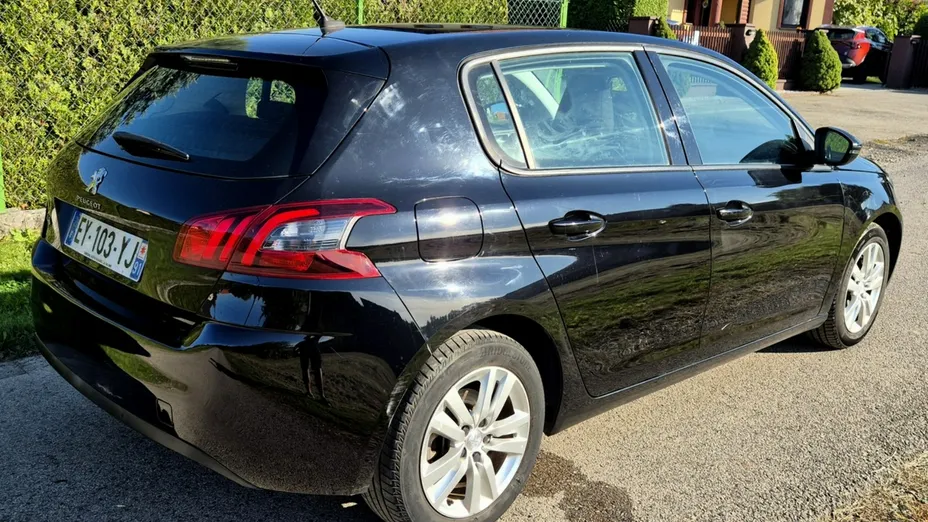 PEUGEOT 308 -
