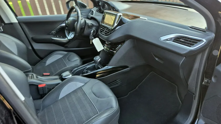 PEUGEOT 2008 -