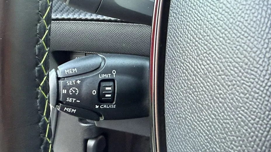 PEUGEOT 2008 -