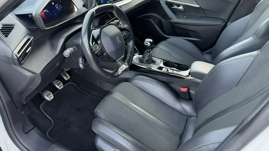 PEUGEOT 2008 -