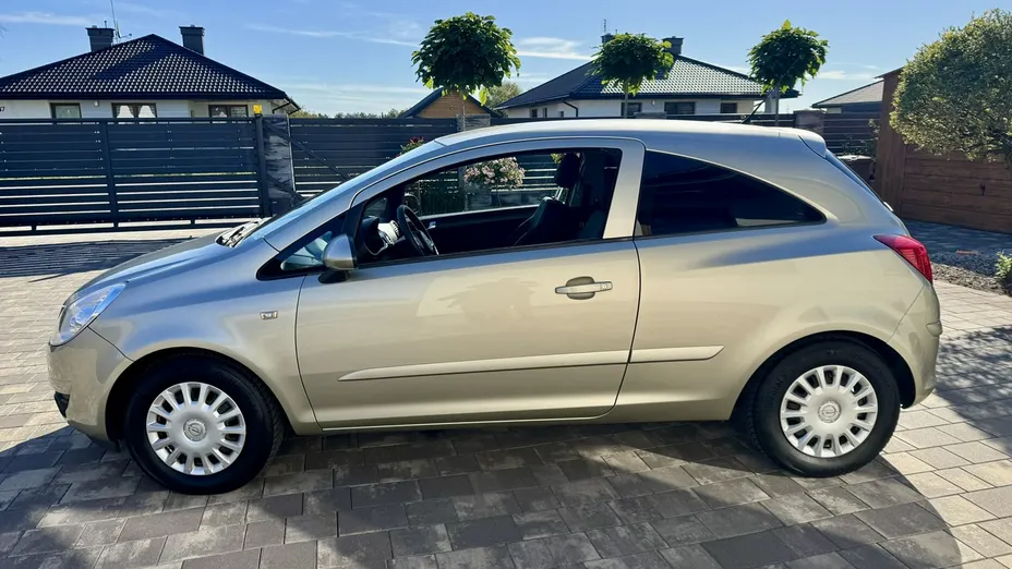 OPEL Corsa -