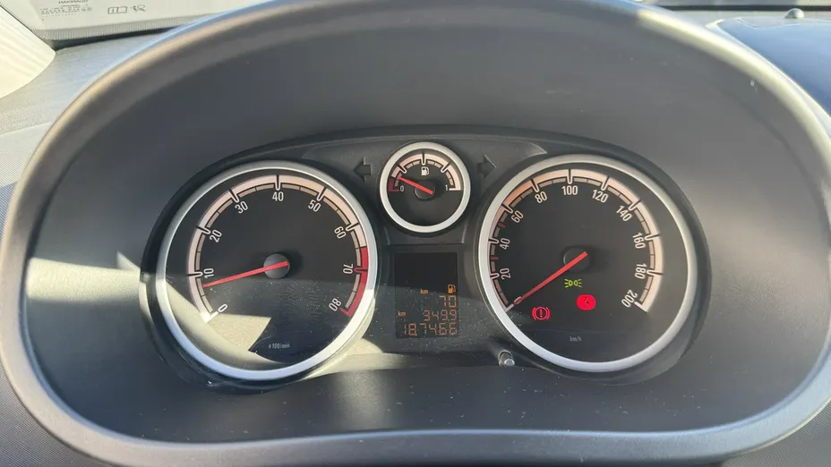 OPEL Corsa -