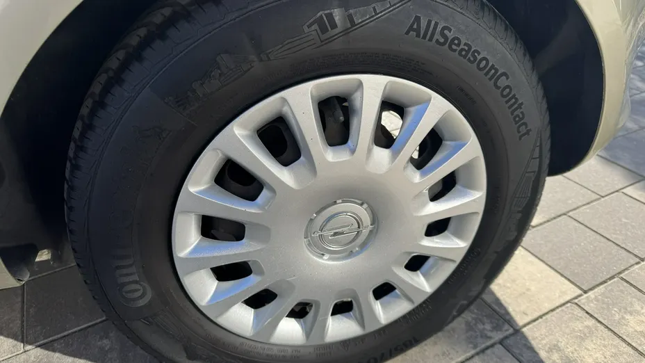 OPEL Corsa -