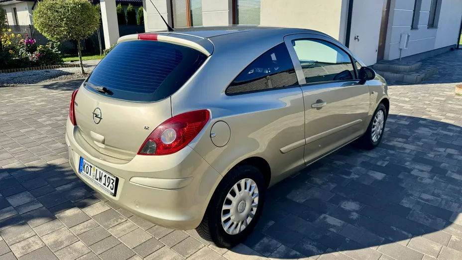 OPEL Corsa -