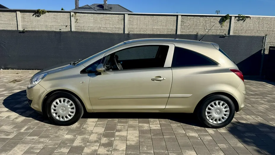 OPEL Corsa -