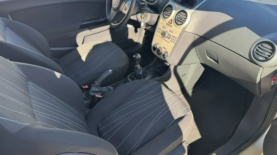 OPEL Corsa -
