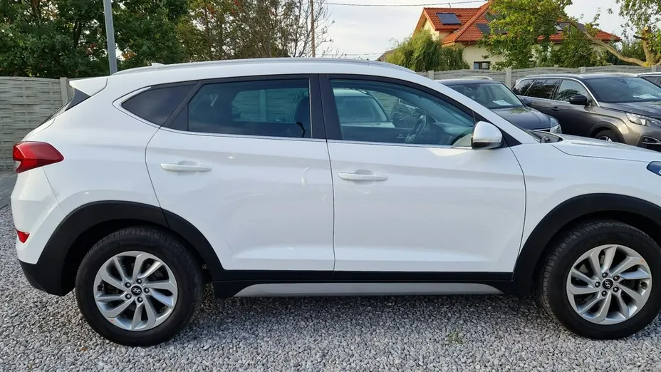 HYUNDAI Tucson -