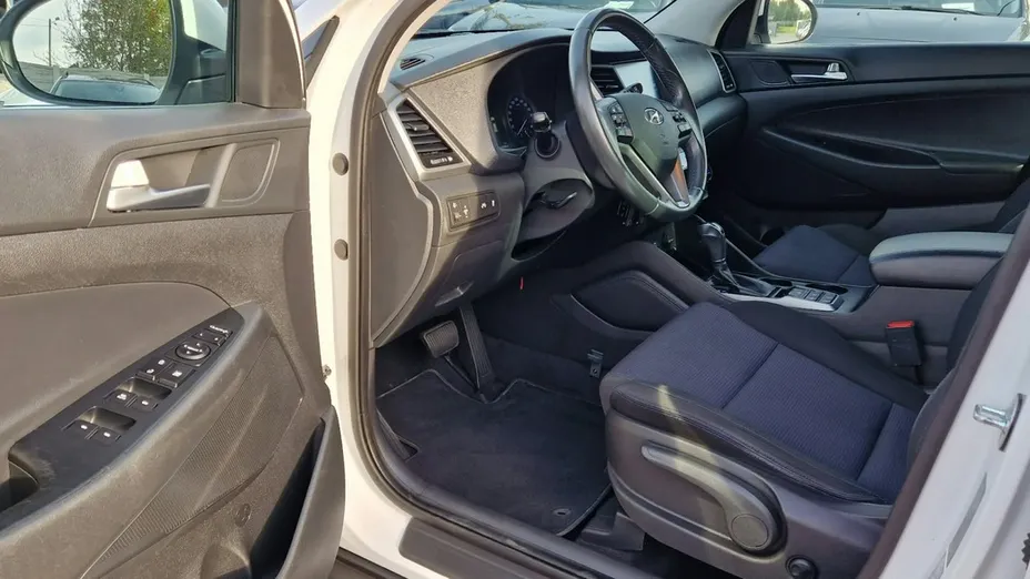 HYUNDAI Tucson -