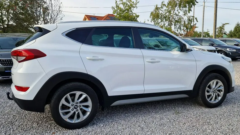 HYUNDAI Tucson -