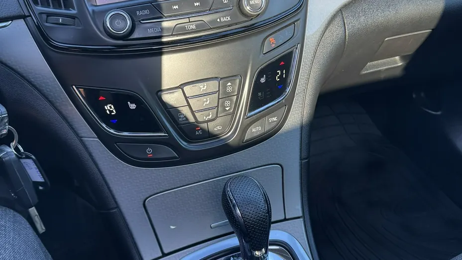 OPEL Insignia -