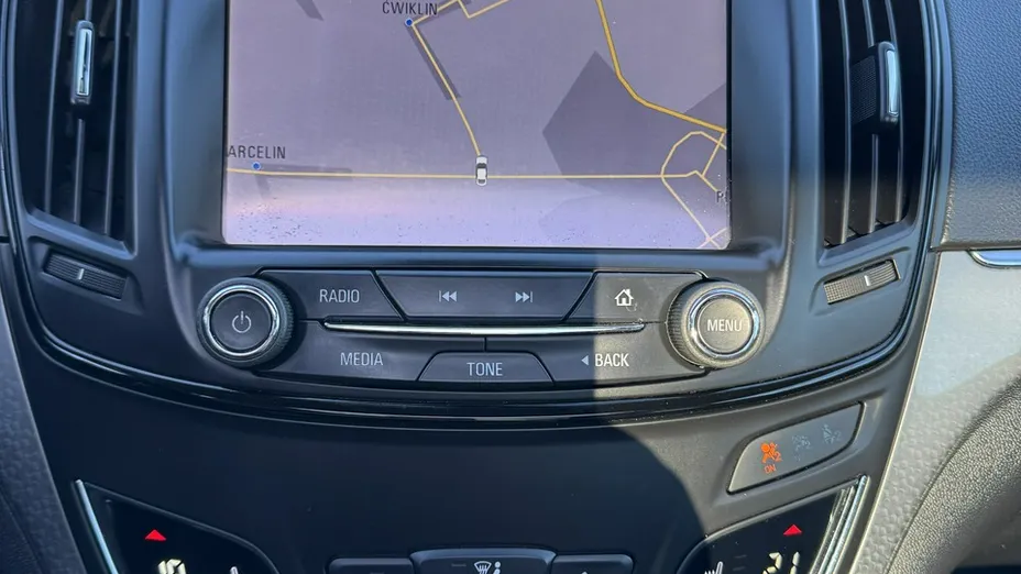 OPEL Insignia -
