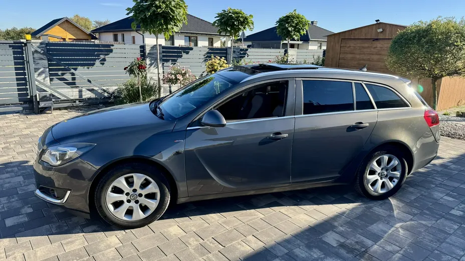 OPEL Insignia -