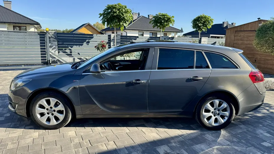 OPEL Insignia -