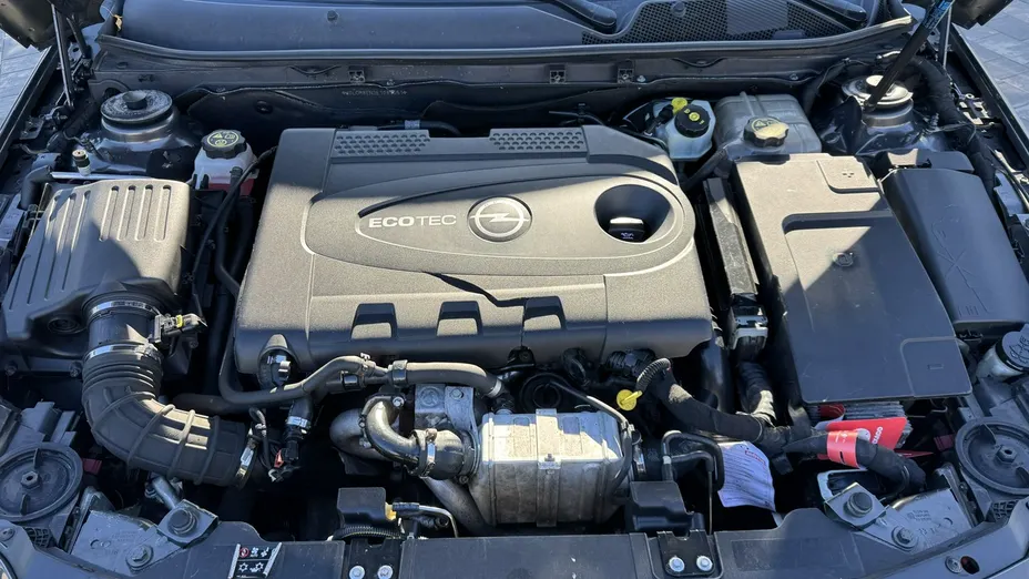 OPEL Insignia -