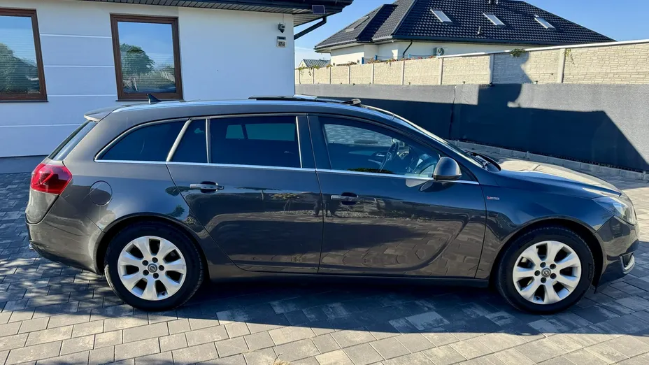 OPEL Insignia -