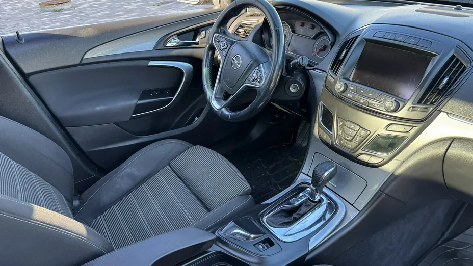 OPEL Insignia -