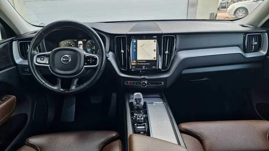 VOLVO XC60 -