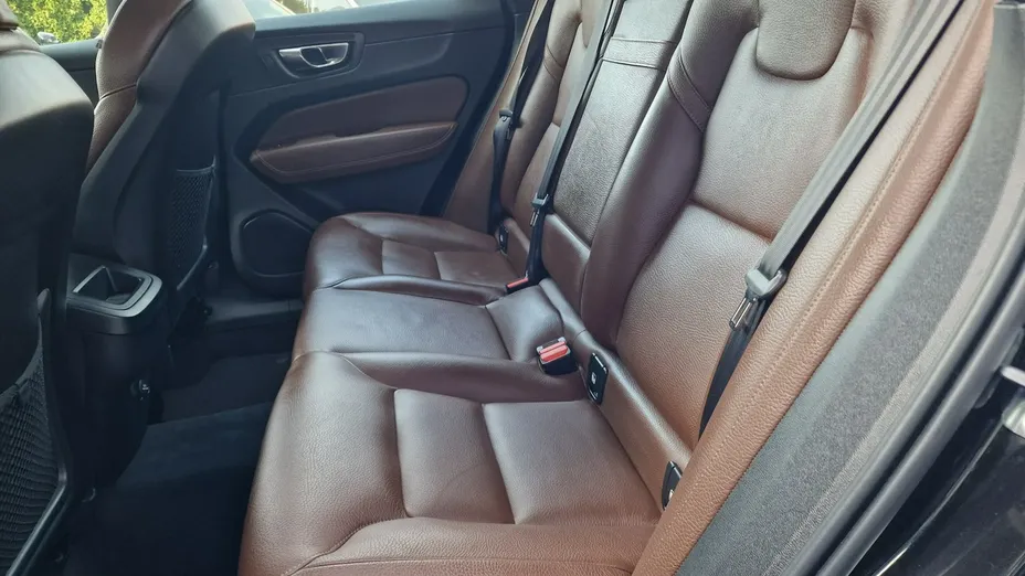 VOLVO XC60 -