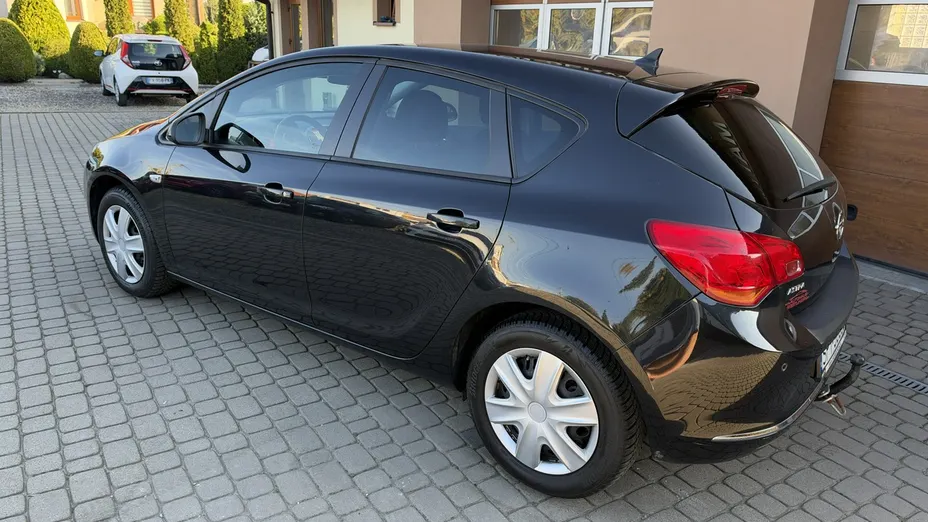 OPEL Astra -