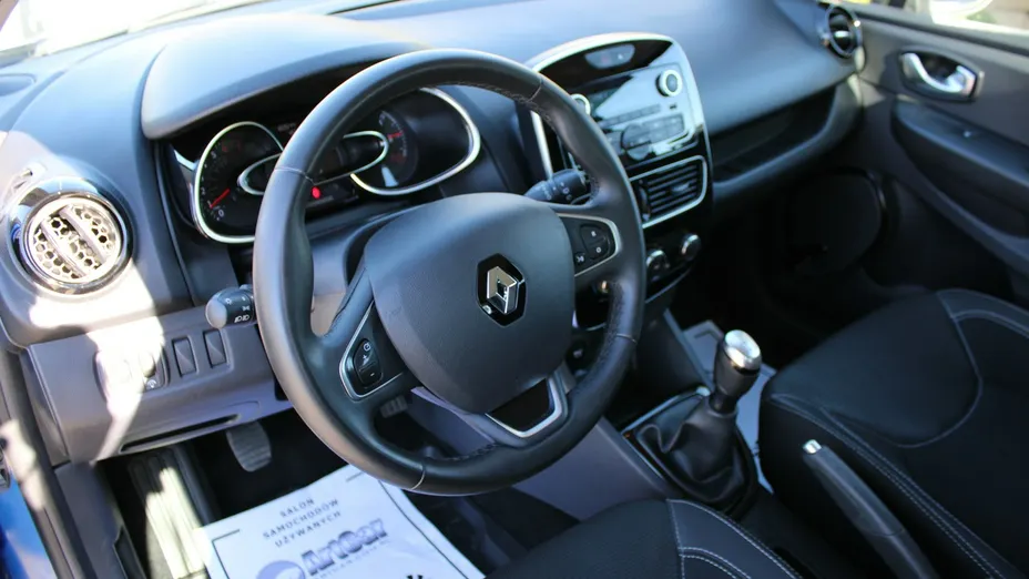 RENAULT Clio -