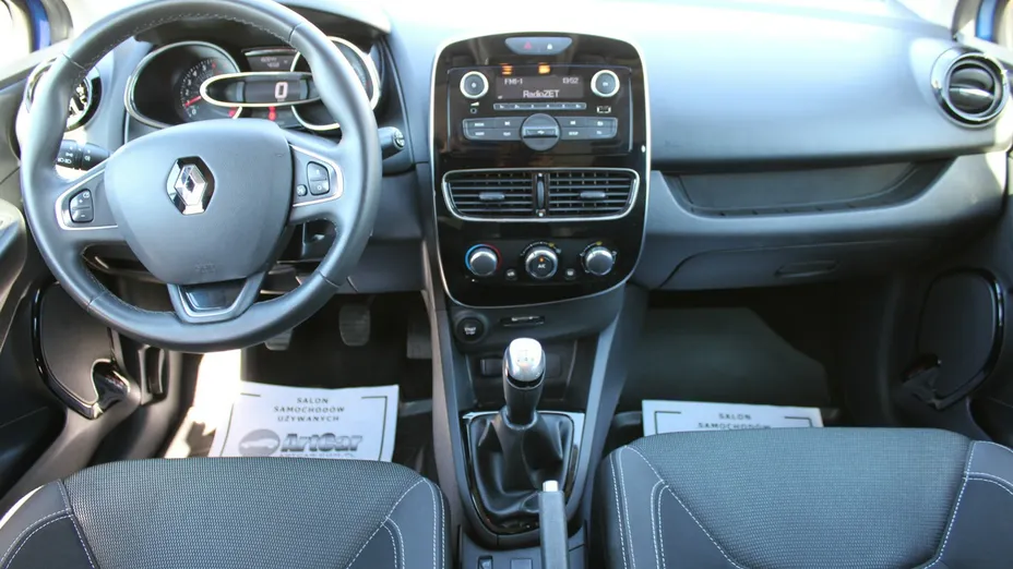 RENAULT Clio -