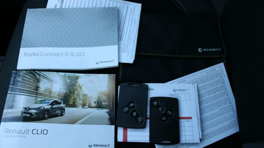 RENAULT Clio -