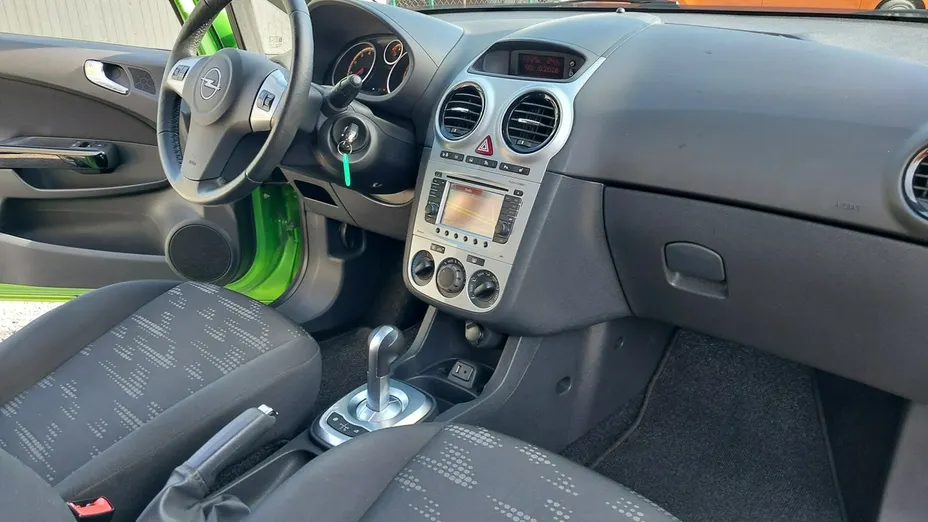 OPEL Corsa -