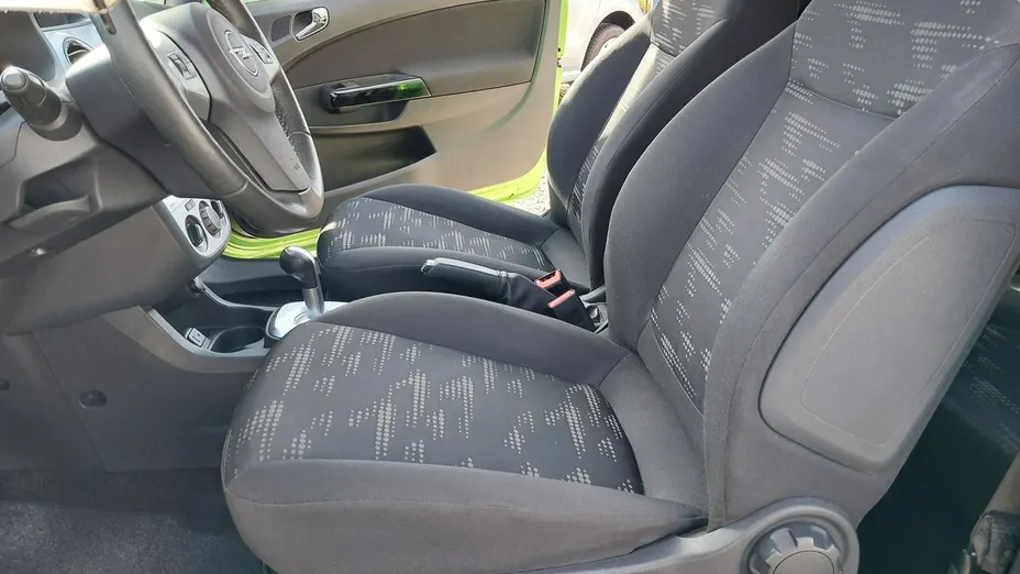 OPEL Corsa -