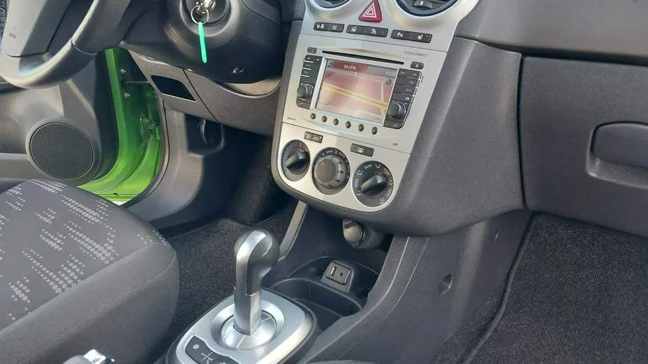 OPEL Corsa -