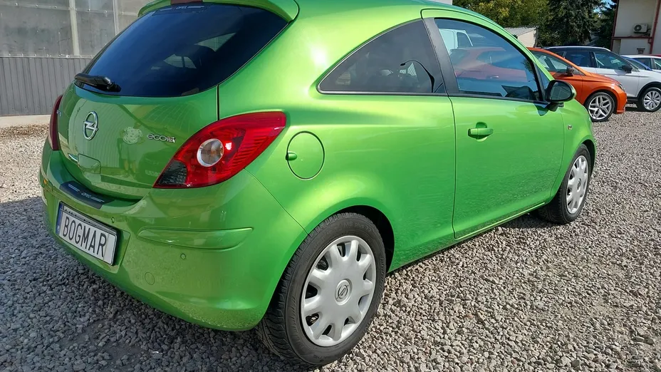 OPEL Corsa -