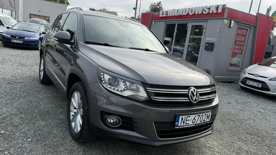 VOLKSWAGEN Tiguan -