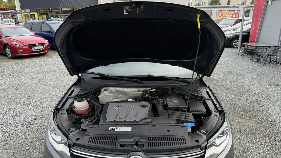 VOLKSWAGEN Tiguan -