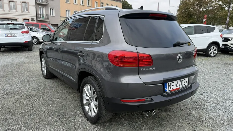 VOLKSWAGEN Tiguan -