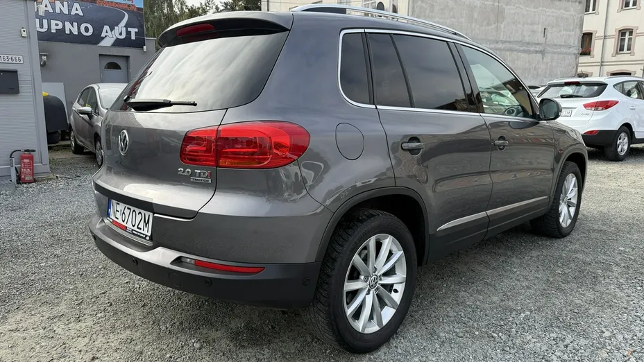 VOLKSWAGEN Tiguan -