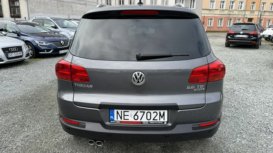 VOLKSWAGEN Tiguan -