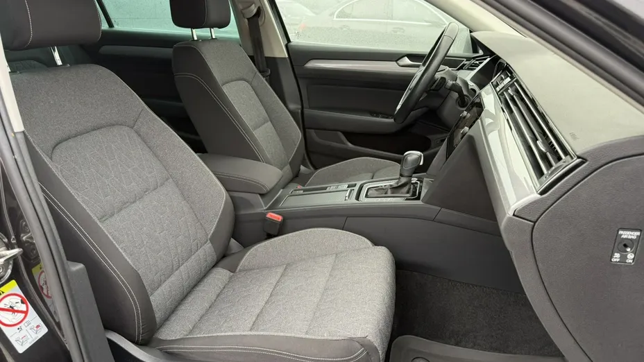 VOLKSWAGEN Passat -